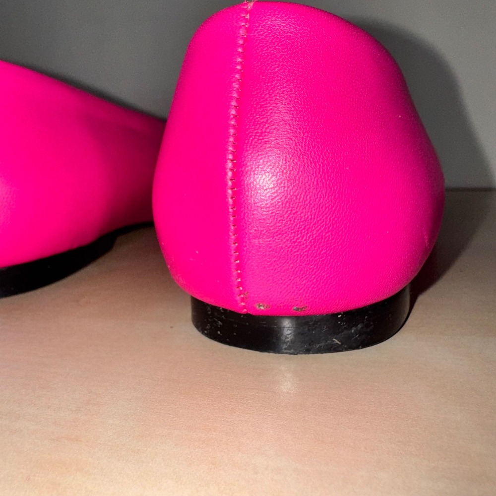 Talbots Hot Pink Leather Ballet Flats Pom Pom Detail Womens 8.5M Fuchsia Shoes - Picture 9 of 16